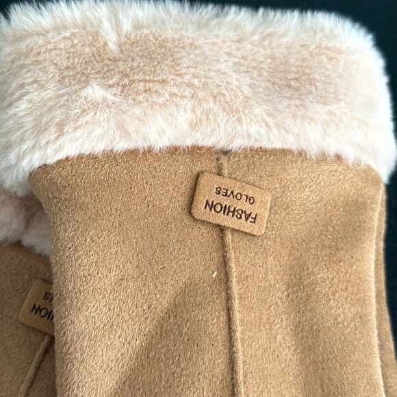 Khaki Warm Winter Touchscreen Gloves - Faux Suede & Faux Fur - Picture 4 of 7